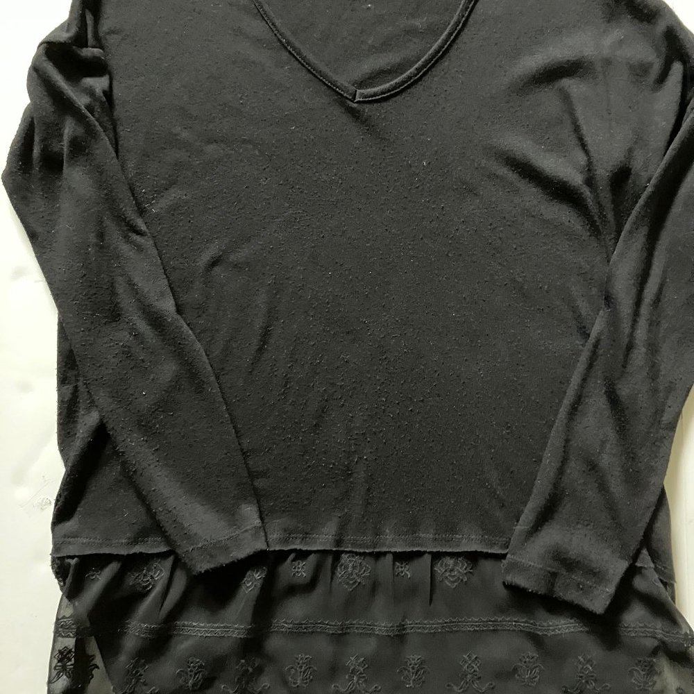 WOMEN'S TOP WITH LACE BOTTOM
